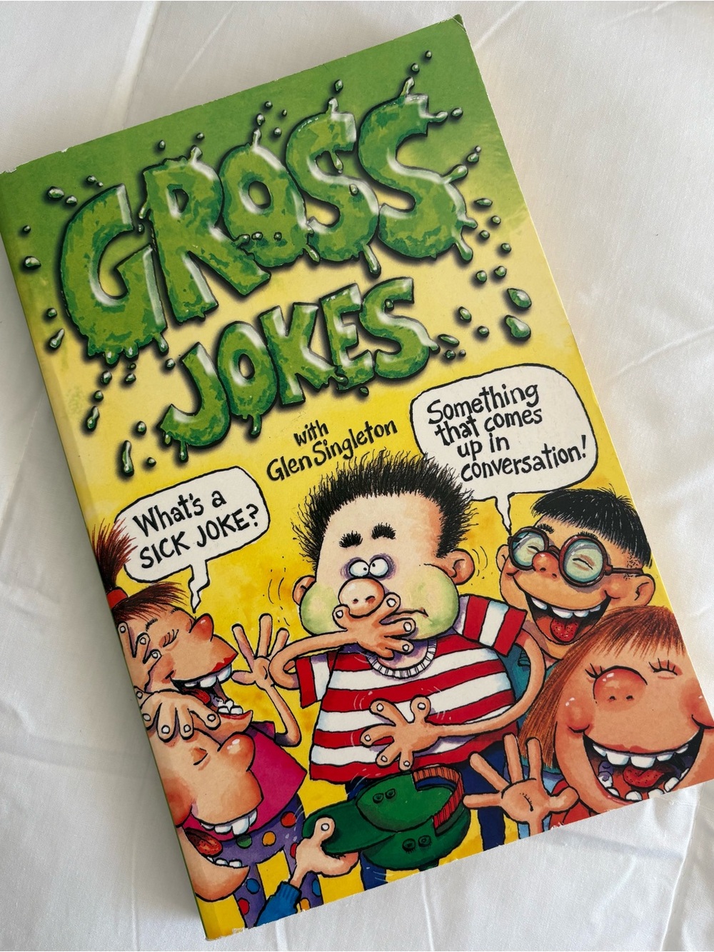 Gross Jokes for Kids Book with Glen Singleton. Paperback.